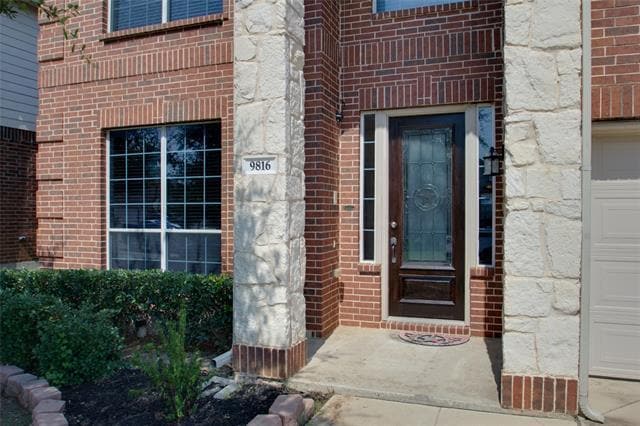 Building Photo - 9816 Gessner Dr