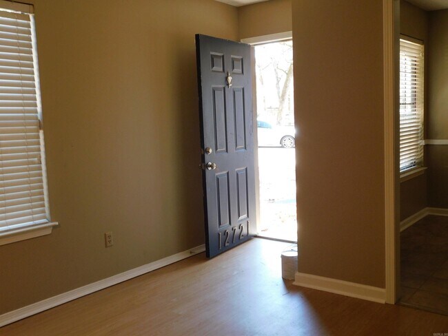 Foto del edificio - 12721 Valleywood Dr