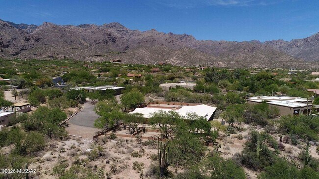 Building Photo - 5965 N Sabino Shadow Ln