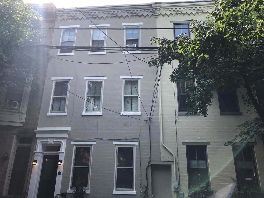 Primary Photo - 255 boas st