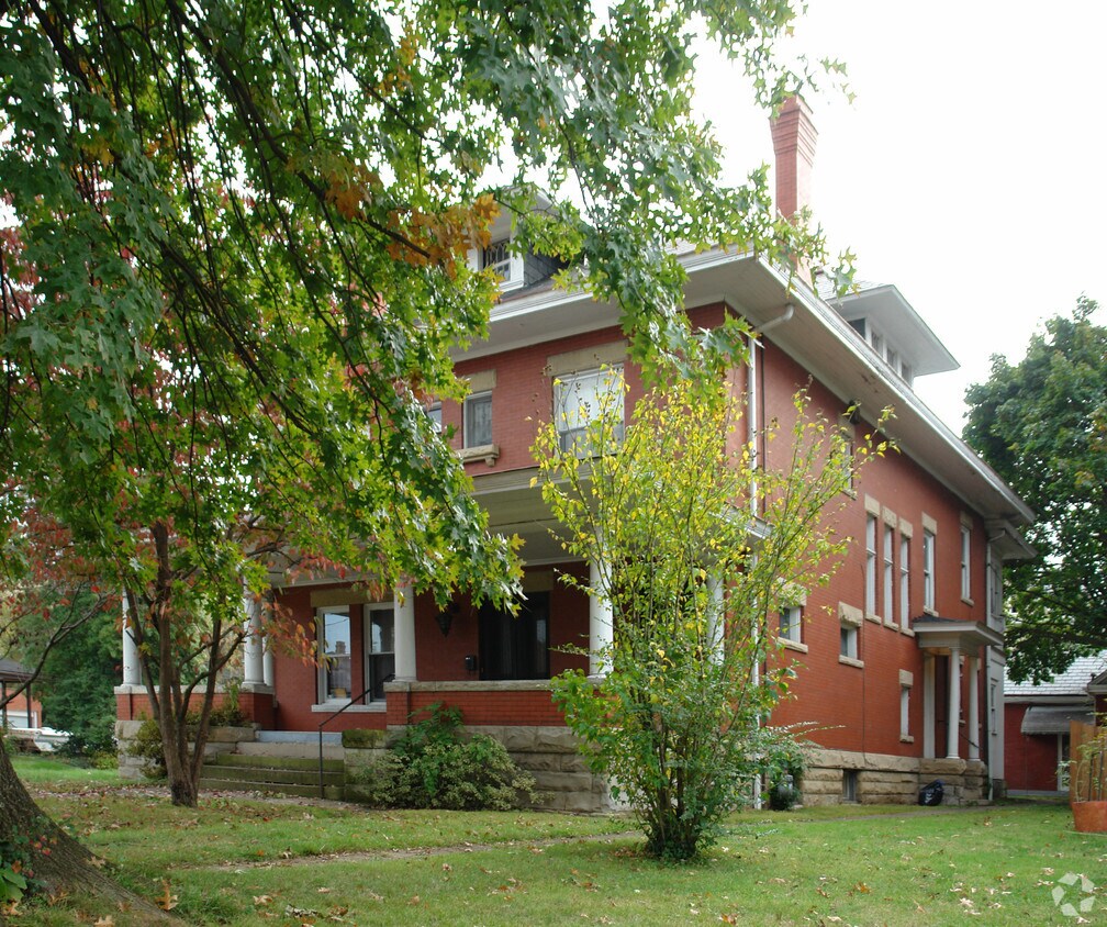 Building Photo - 1429 Quarrier St