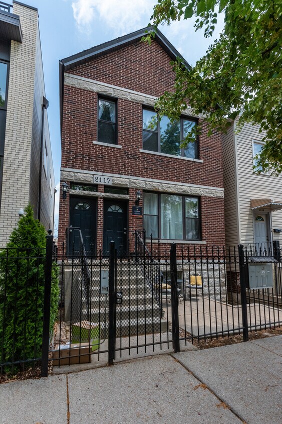 Foto del edificio - 2117 N Point St
