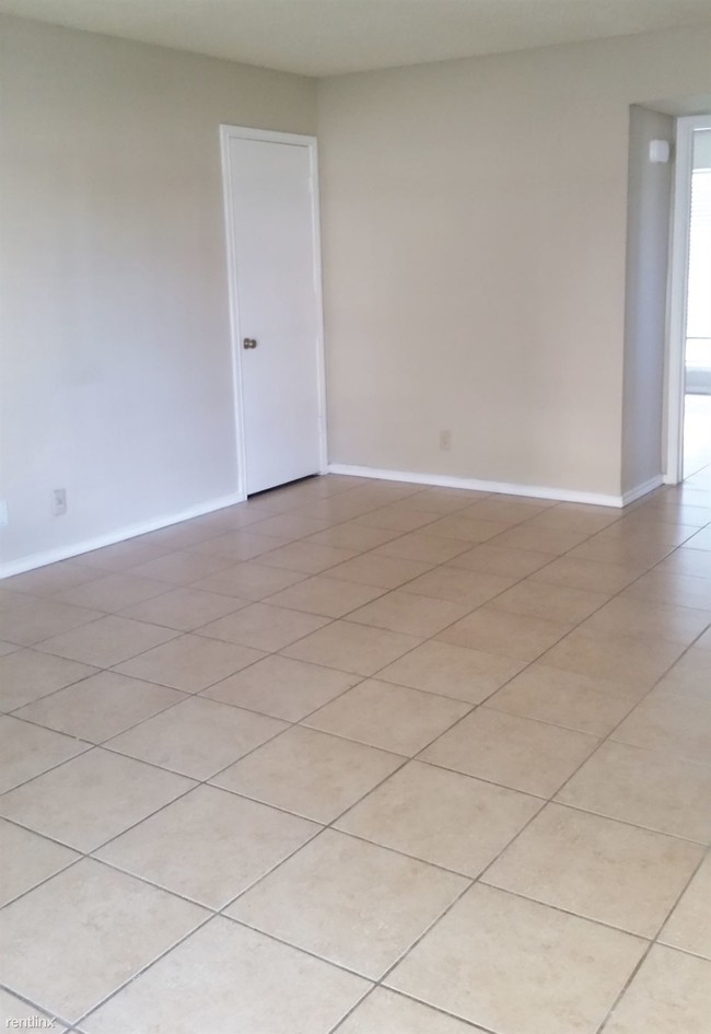 Building Photo - 10531 Starcrest Dr