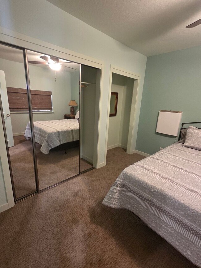 Foto del edificio - 23369 Shadybrook Dr
