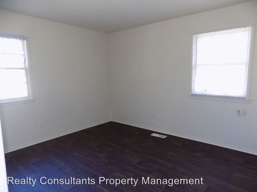 Building Photo - 1031 Shalimar Dr