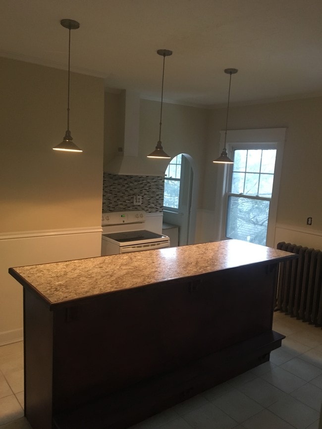 Building Photo - 15 Montvale Rd