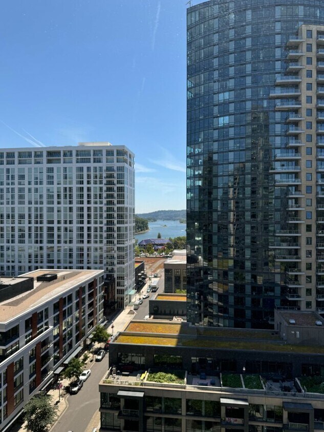 Primary Photo - Riverview Condo in Upscale John Ross Build...