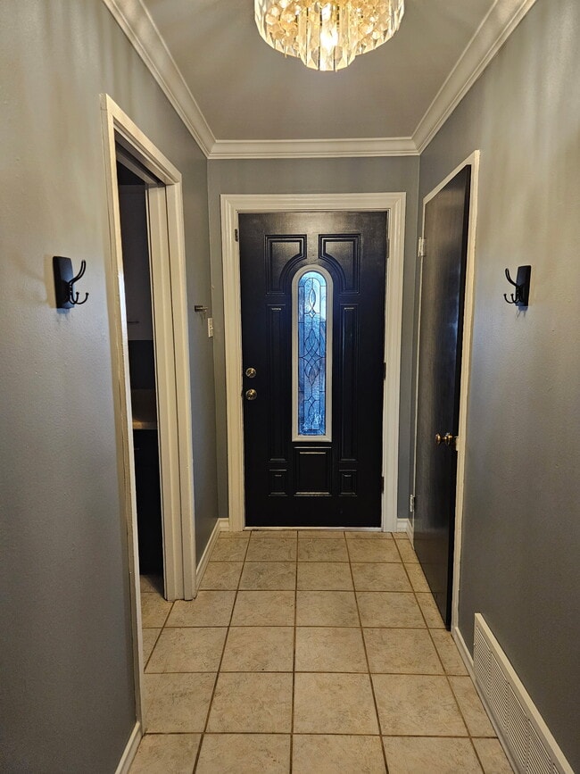 Building Photo - 2507 University Ave