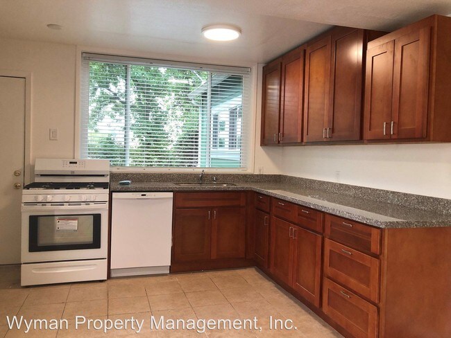 Building Photo - 1 br, 1 bath Apartment - 130-142 Underhill