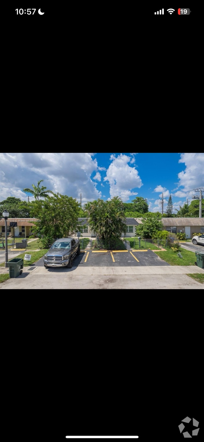 Building Photo - 1539 NW 8th Ave