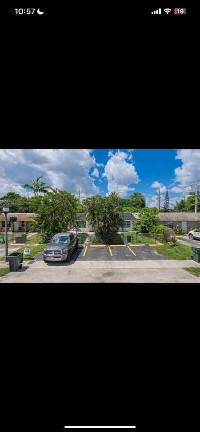 Foto principal - 1539 NW 8th Ave