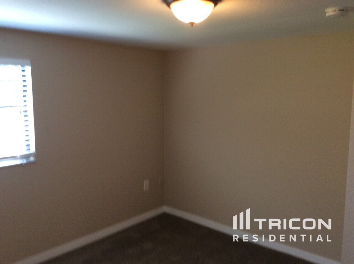 Foto principal - 14931 Pine Crest Rd