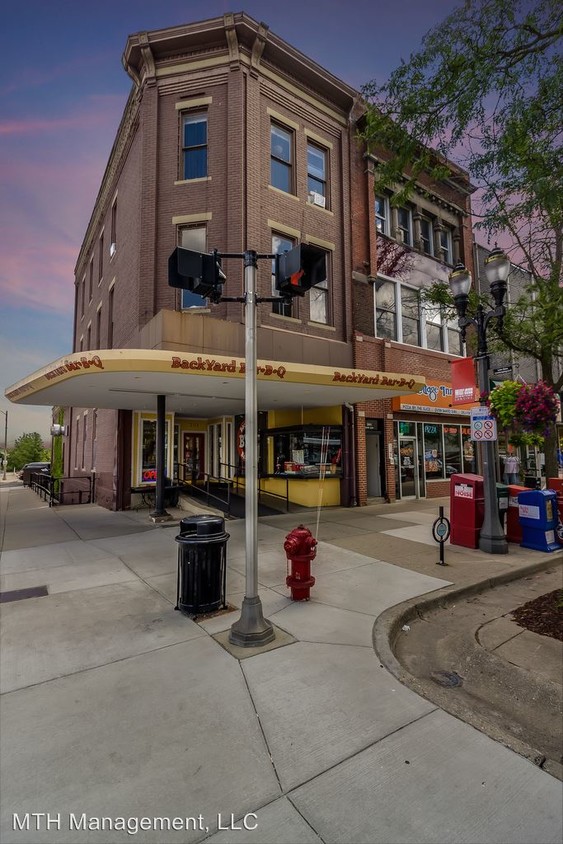 Primary Photo - 3 br, 2 bath Apartment - 109 S Washington
