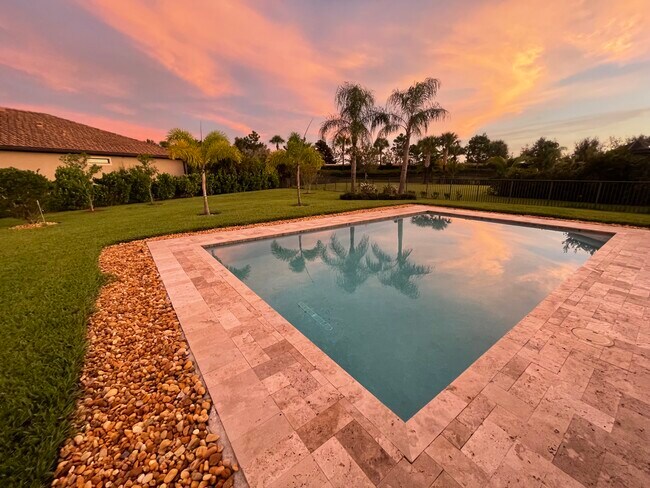 Sunset - 239 SE Courances Dr House