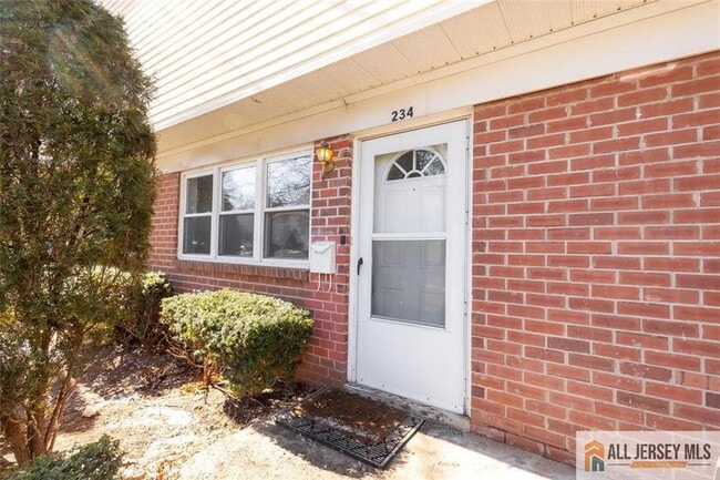 Building Photo - 234 Inza St