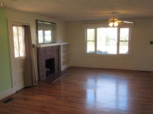 Foto del edificio - Home for Rent In Lincolnton