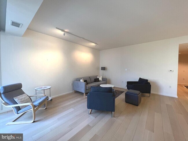 Foto del edificio - 925 H St NW