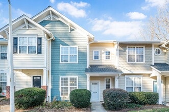 Building Photo - 2204 Valley Haven Dr