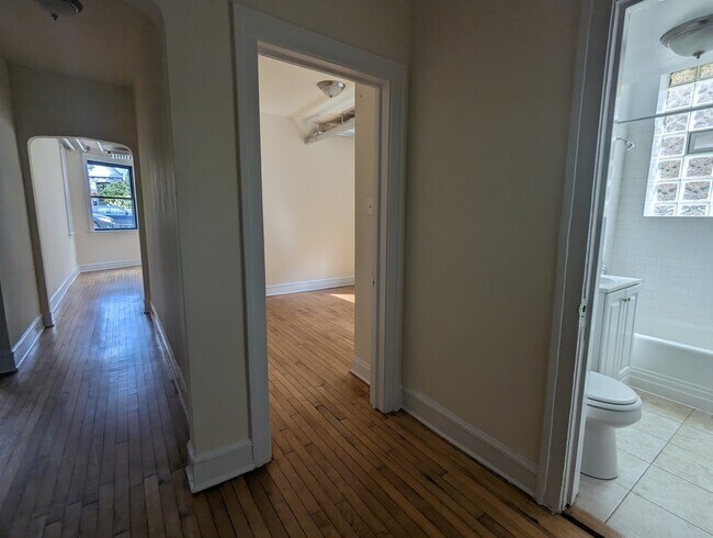 Building Photo - 2338 N Spaulding Ave