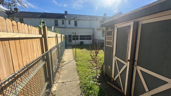 Building Photo - ELSMERE GARDENS