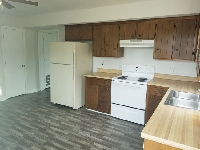 Building Photo - Park Avenue Duplexes