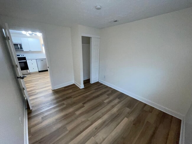 Building Photo - 1855 Tanis Dr