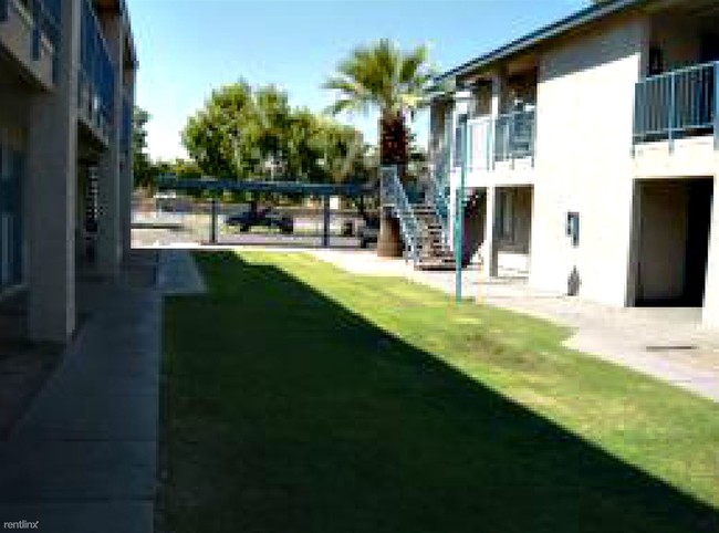 Foto del edificio - 3830 W McDowell Rd