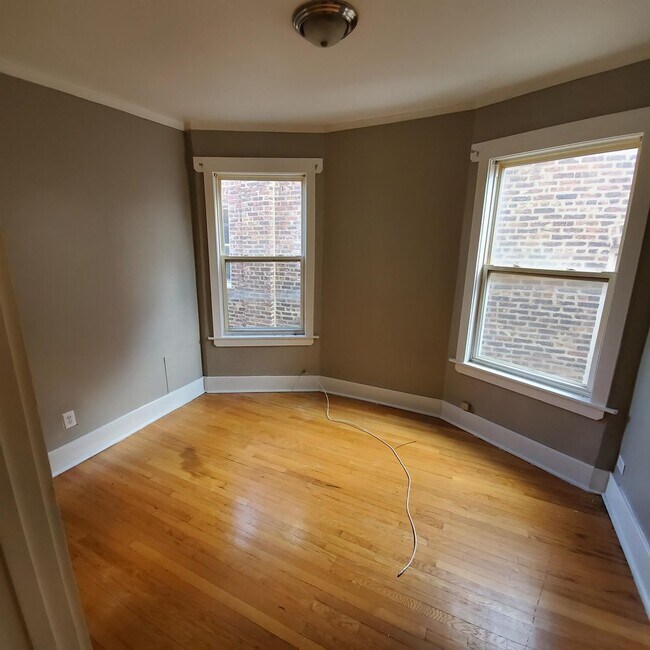 Foto del edificio - 7405 South Eberhart Avenue Unit 2
