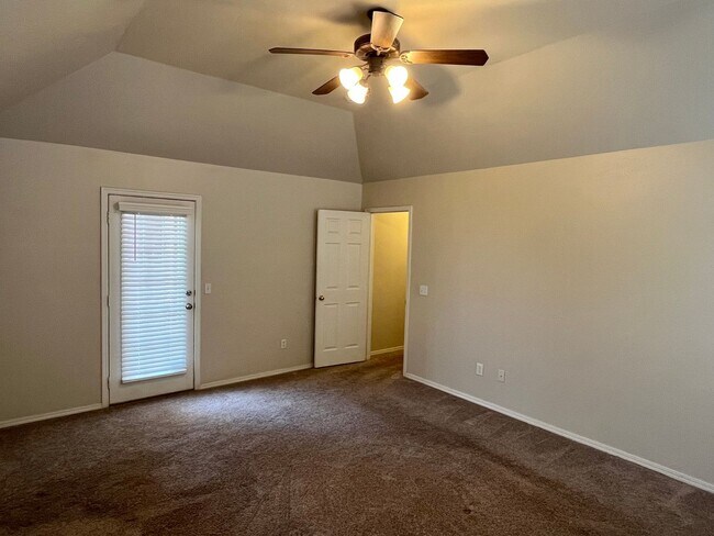 Building Photo - Gorgeous 3 Bed In Edmond Schools