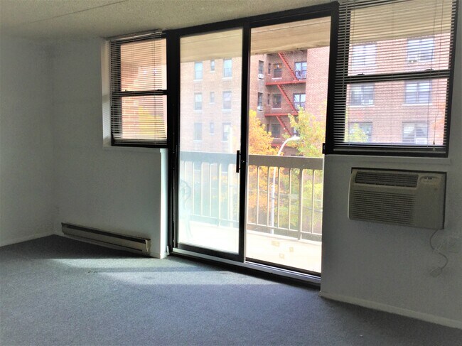 Foto del edificio - 137-77 45th Ave