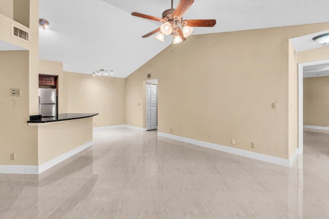 Building Photo - 3370 Pinewalk Dr N