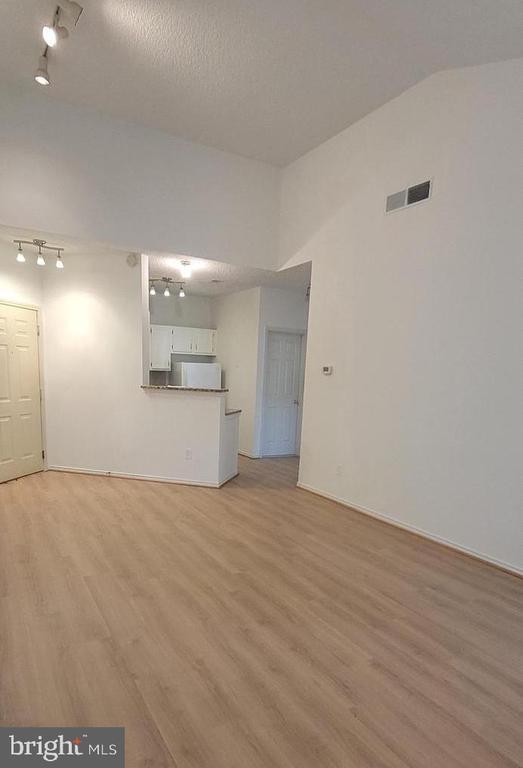 Building Photo - 4401 Sedgehurst Dr