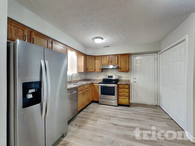 Foto del edificio - 5220 Tamarisk Ct