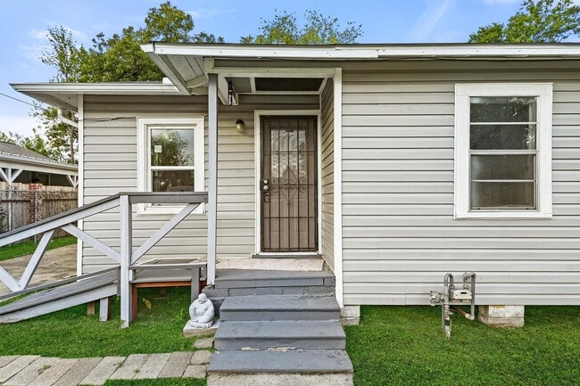 Building Photo - 4313 Engleford St