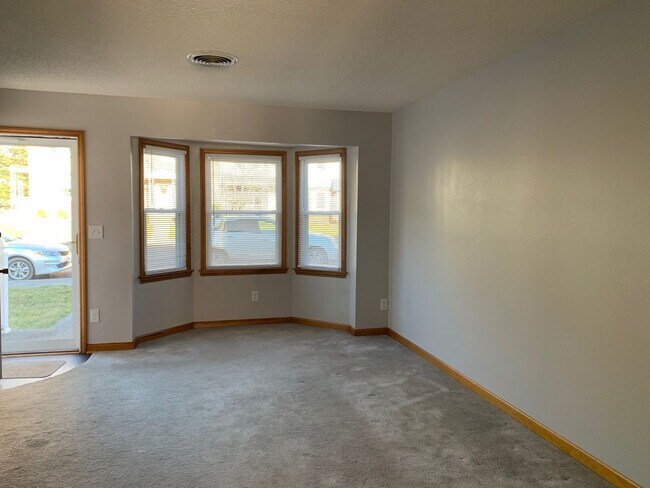 Foto del edificio - 2 Bedroom 1.5 Bath Townhouse