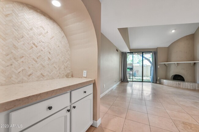 Foto del edificio - 5830 N 12th Pl