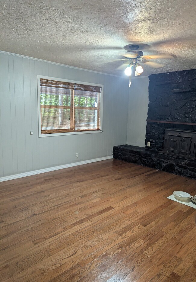 Foto del edificio - 506 Sawmill Rd