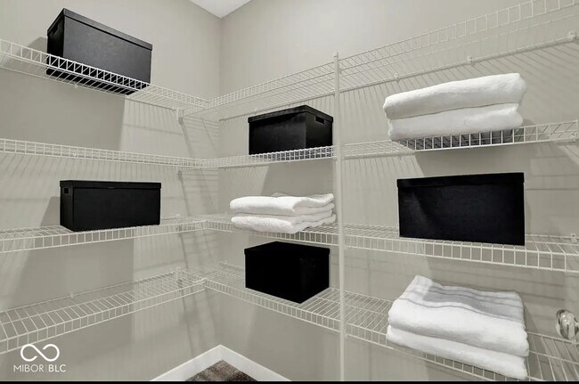 Building Photo - 16935 Sherwin Ct