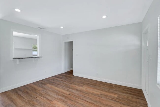 Foto del edificio - 56 56th St N