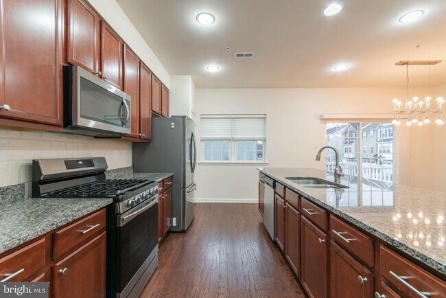 Building Photo - 136 Mercer Ct