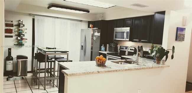 Foto del edificio - 10144  Costa Del Sol Blvd  C Doral Fl 33178