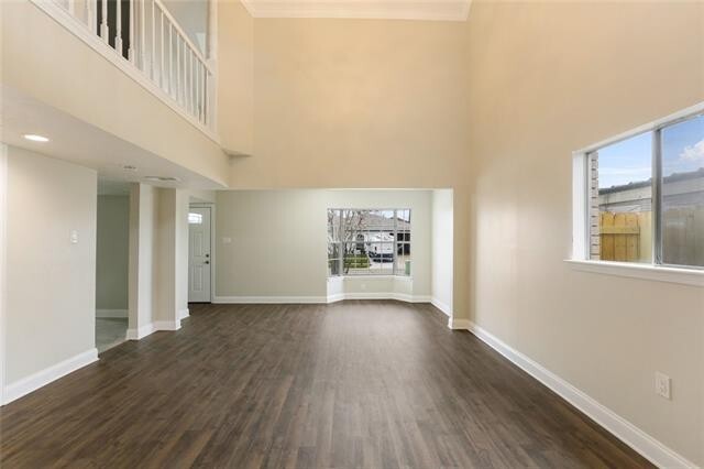 Building Photo - 118 Aster Ln