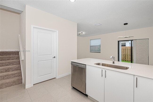 Foto del edificio - 261 SW 159th Ct