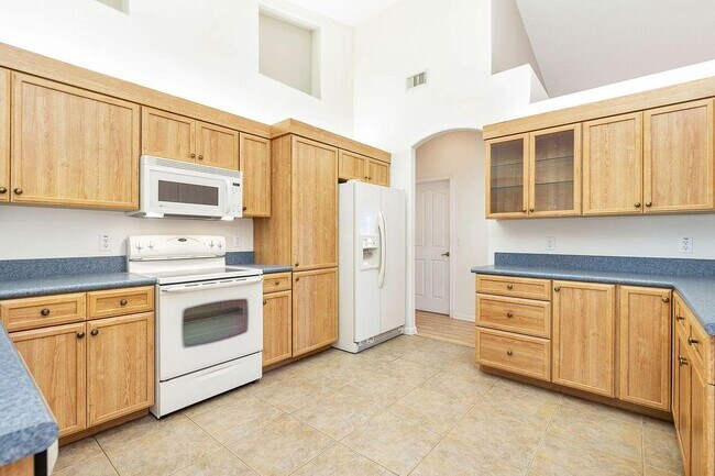Building Photo - 2592 SE Calusa Ave