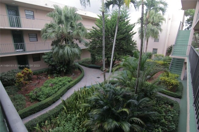 Building Photo - 10525 SW 112th Ave