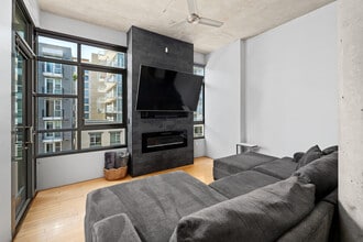 Building Photo - 1050 Island Ave