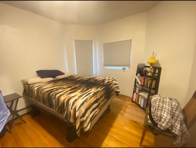 Foto del edificio - 223 N 11th Ave E