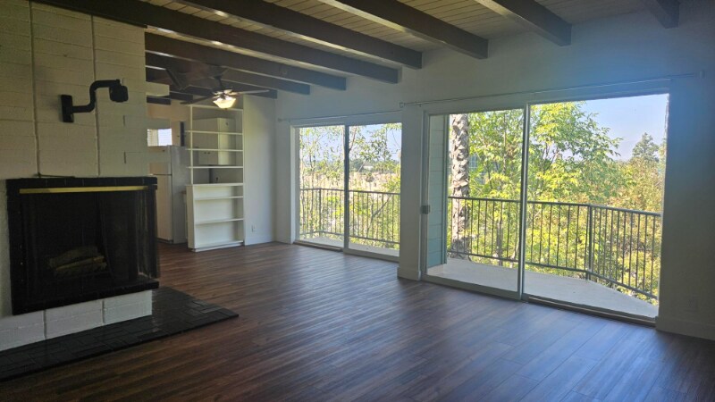 Foto principal - 11956 Laurelwood Dr