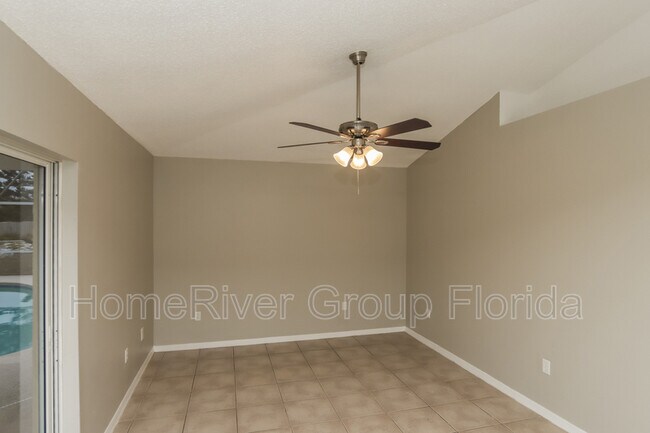 Foto del edificio - 371 SW Feldman Ave