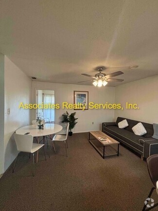 Building Photo - 2811 SW Archer Rd